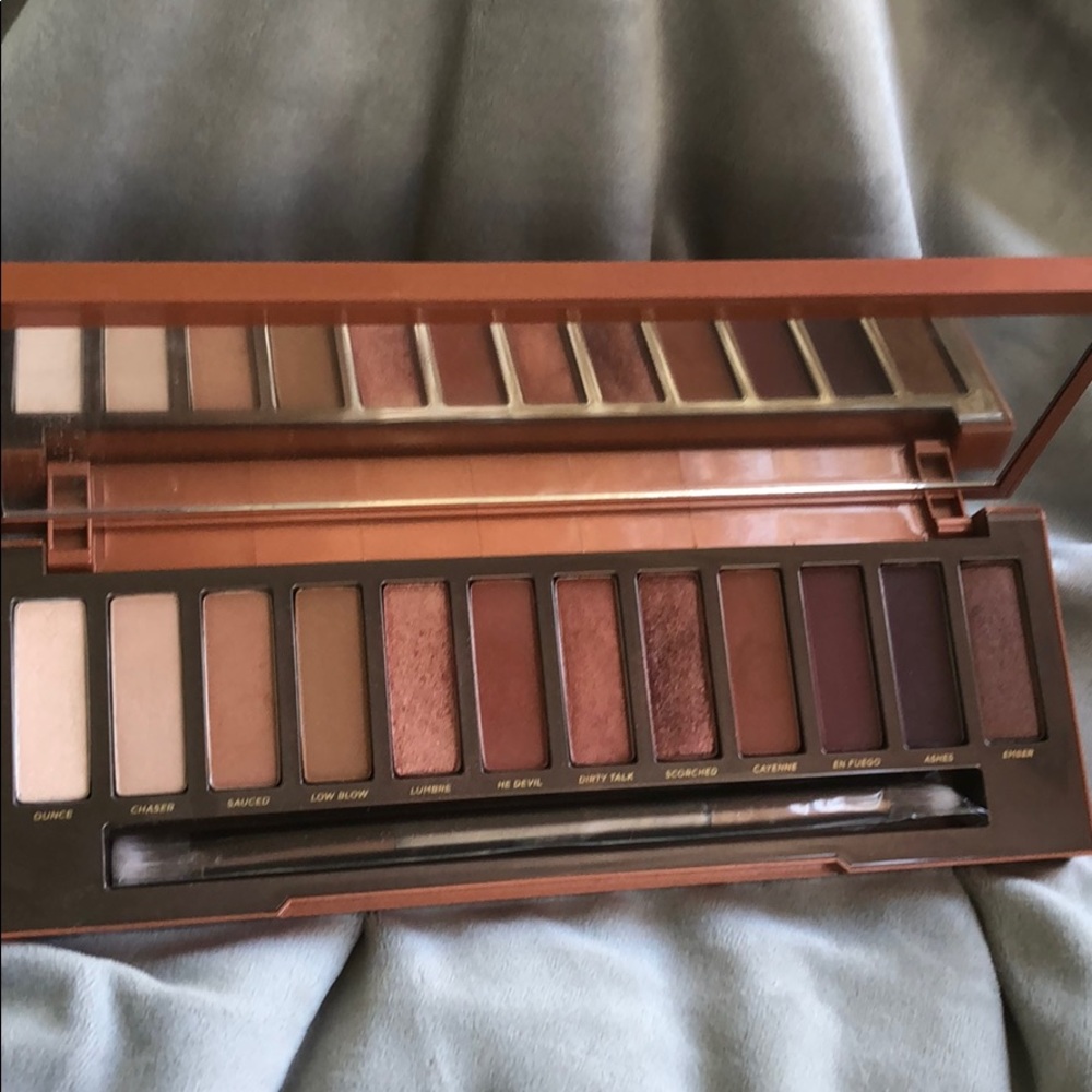 Urban Decay Naked Heat palette